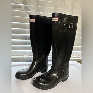 Hunter Black Tall Rain Boots with Calf Buckle Size 5M/6F READ